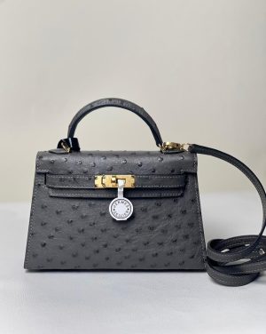 Hermès Kelly. Ostrich. Sellier Handbag in Terre cuitte with palladium hardware 4