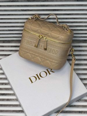 Dior Diortravel Vanity Case 1