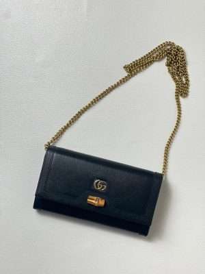 Gucci Diana chain wallet with bamboo 2