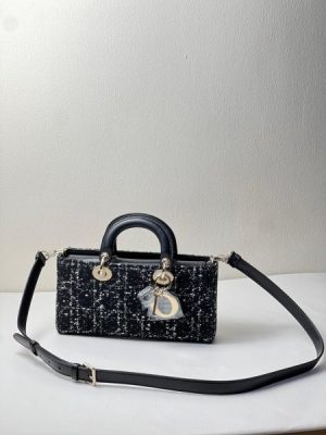 Dior Miss Caro mini bag enhances modern 1